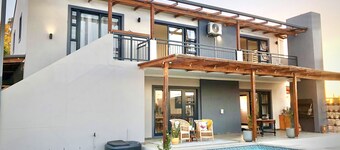 Cape Winelands Mountain View Getaway