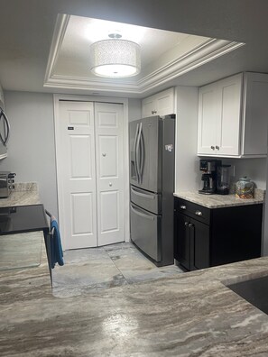Microwave, oven, stovetop, dishwasher - Sandcastle North 202 Beach Front -3 Bedroom/2Bath (Indian Rocks Beach)