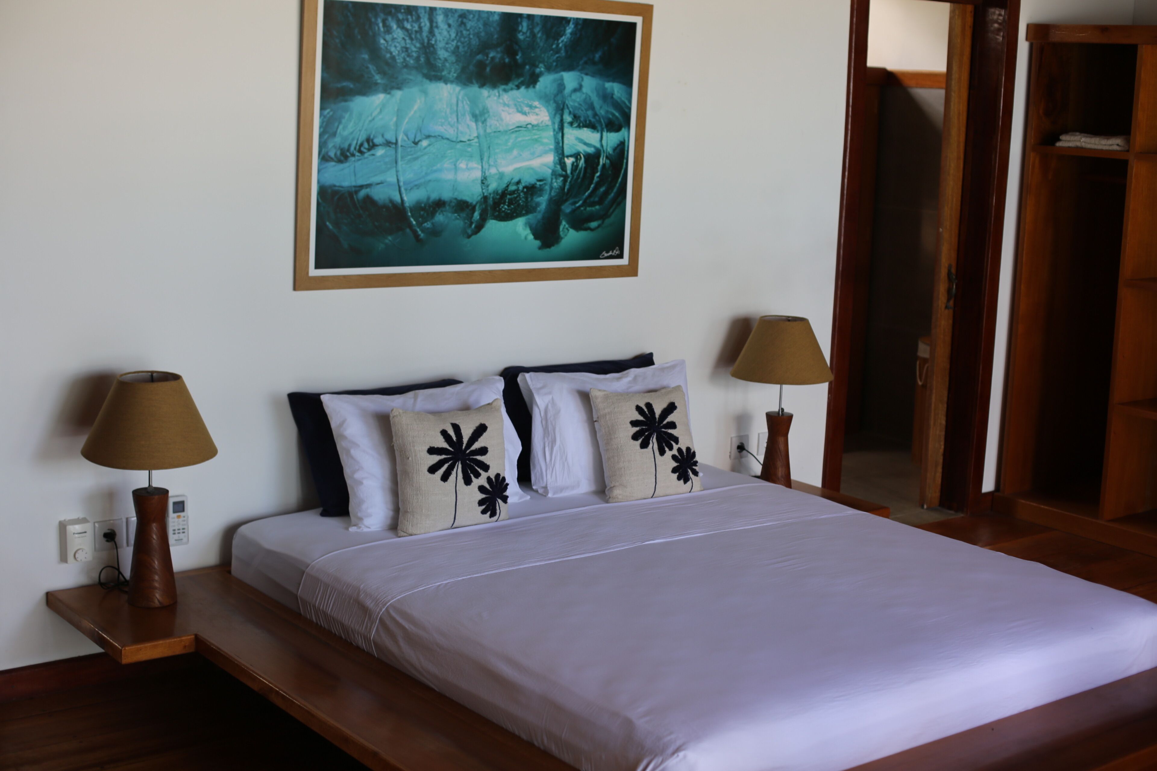 Suite, uitzicht op strand | Een kluis op de kamer, gratis wifi