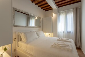 2 chambres, fer et planche à repasser, accès Internet, draps fournis