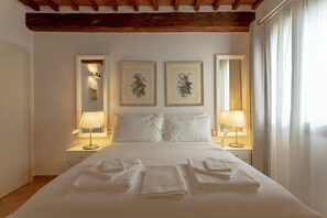 2 chambres, fer et planche à repasser, accès Internet, draps fournis