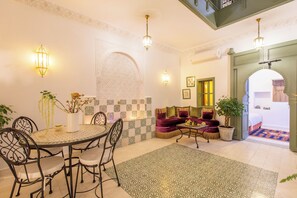 Dining - Riad Privé à 5 min de Jemaa El Fna, Terrasse, WIFI (Marrakesh)