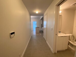 Bathroom - Spacious Toronto Gem for Group Getaway. Prime downtown spot! (Toronto)