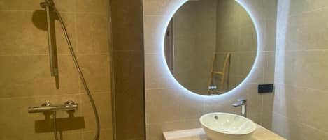 Mer et soleil | Bathroom