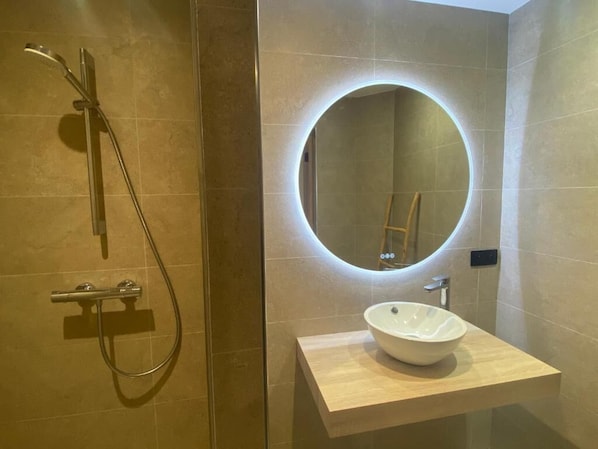 Mer et soleil | Bathroom