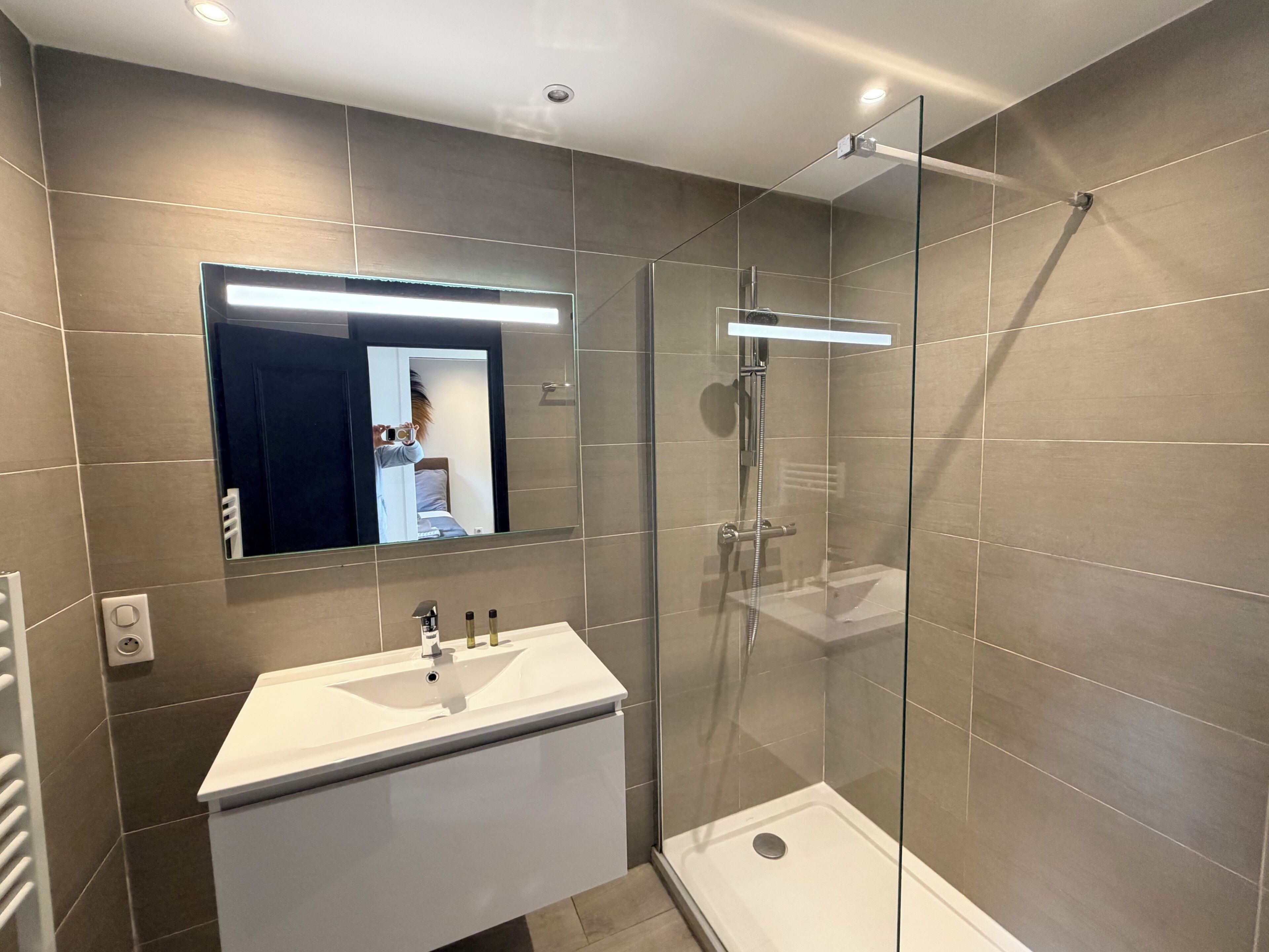 Appartement neuf 5 km Saint-Tropez | 욕실