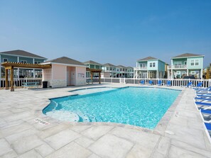 Pool - Pelican's Landing | New Construction + Pet-Friendly (Rockport)
