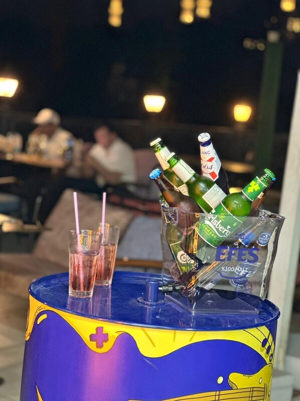 Deluxe Double Room, City View | Bar (on property)