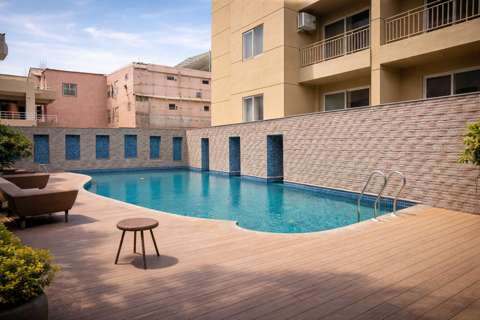 12 outdoor pools