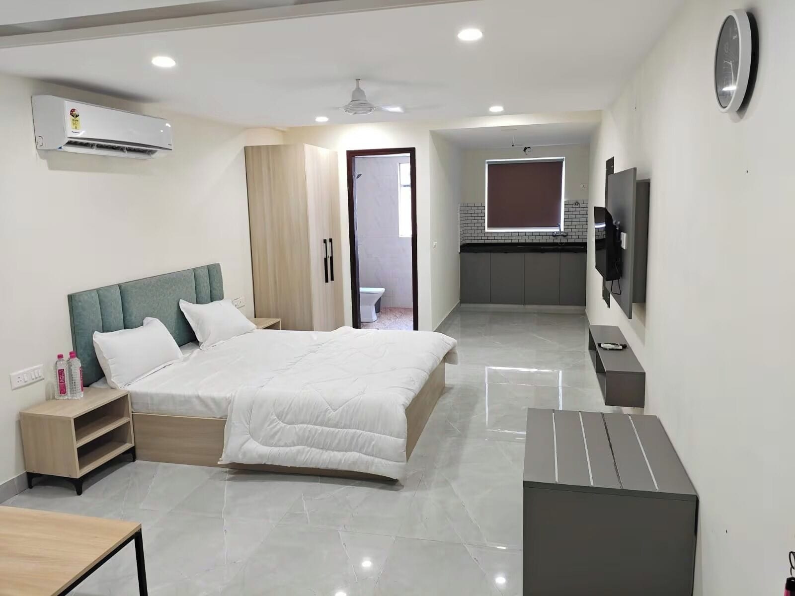 Deluxe Double Room, City View | Desk, laptop workspace, iron/ironing board, free WiFi