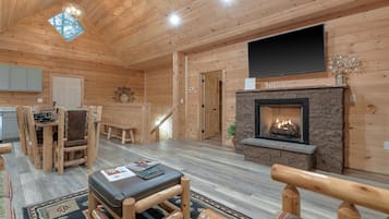 Cabin, 4 Bedrooms | Interior