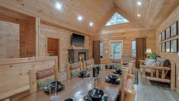Cabin, 4 Bedrooms | Tempat makan