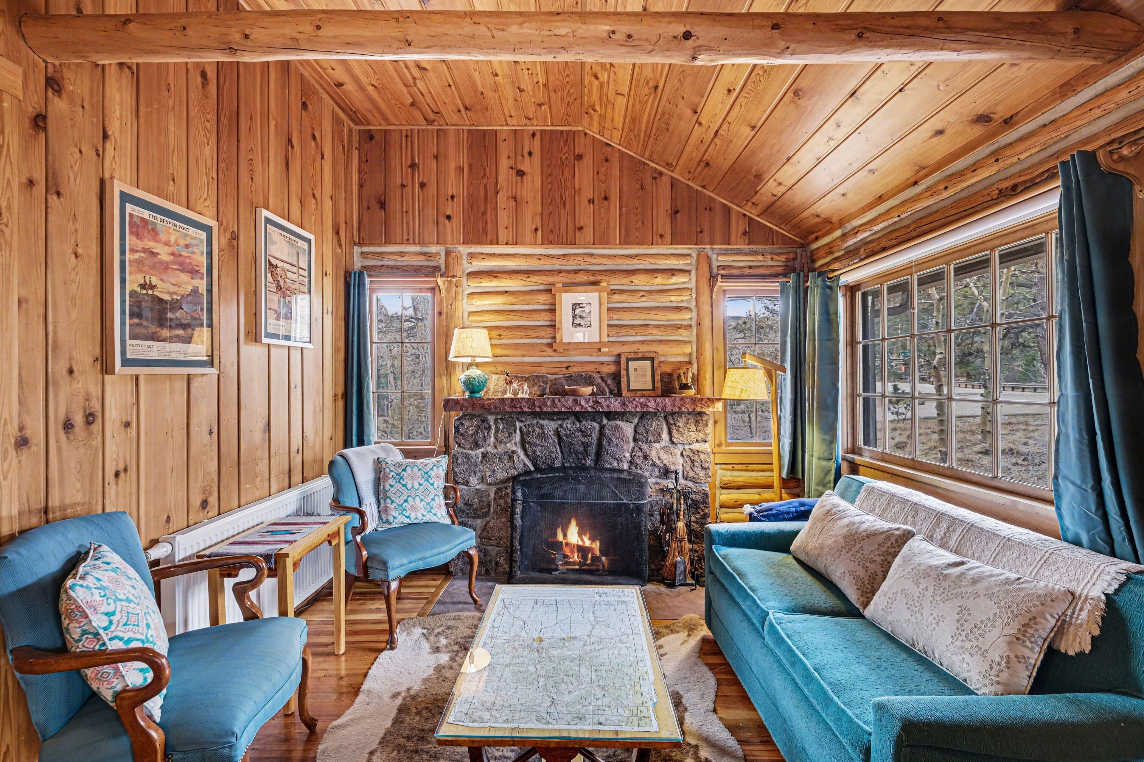 Cabin, 2 Bedrooms | Living area