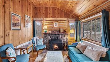 Cabin, 2 Bedrooms | Living area