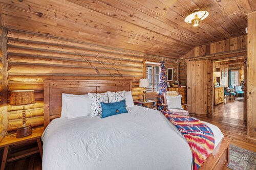 Thunderbird - Vr-24-0020 2 Bedroom Cabin