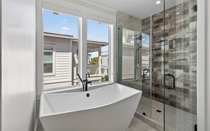 Hair dryer, towels - Sophisticated 5 BR, Bikes, & Private Beach Access + Under New Management (Santa Rosa Beach)