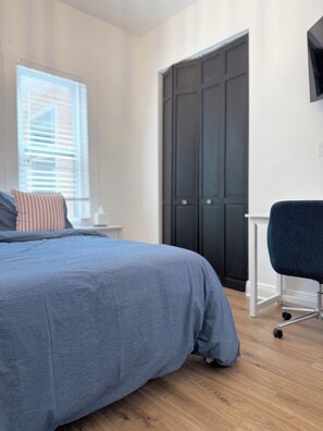 Room - 3-bedroom house in lovely Tarpon Springs with AC (Tarpon Springs)