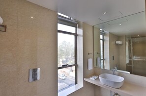 Deluxe Double Room, City View | Bathroom - OMAAXE MARVEL  (Jaipur)