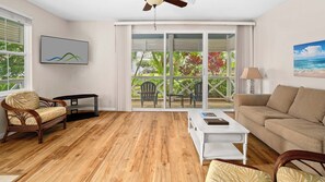 TV, books - Nihilani 08A By Parrish Kauai - Great Family Space (Princeville)