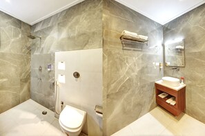 Deluxe Double Room | Bathroom - Marks Hotel & Banquet (Noida)