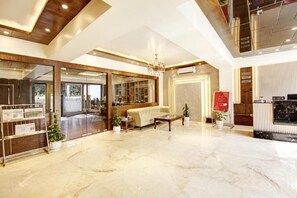 Lobby - Marks Hotel & Banquet (Noida)