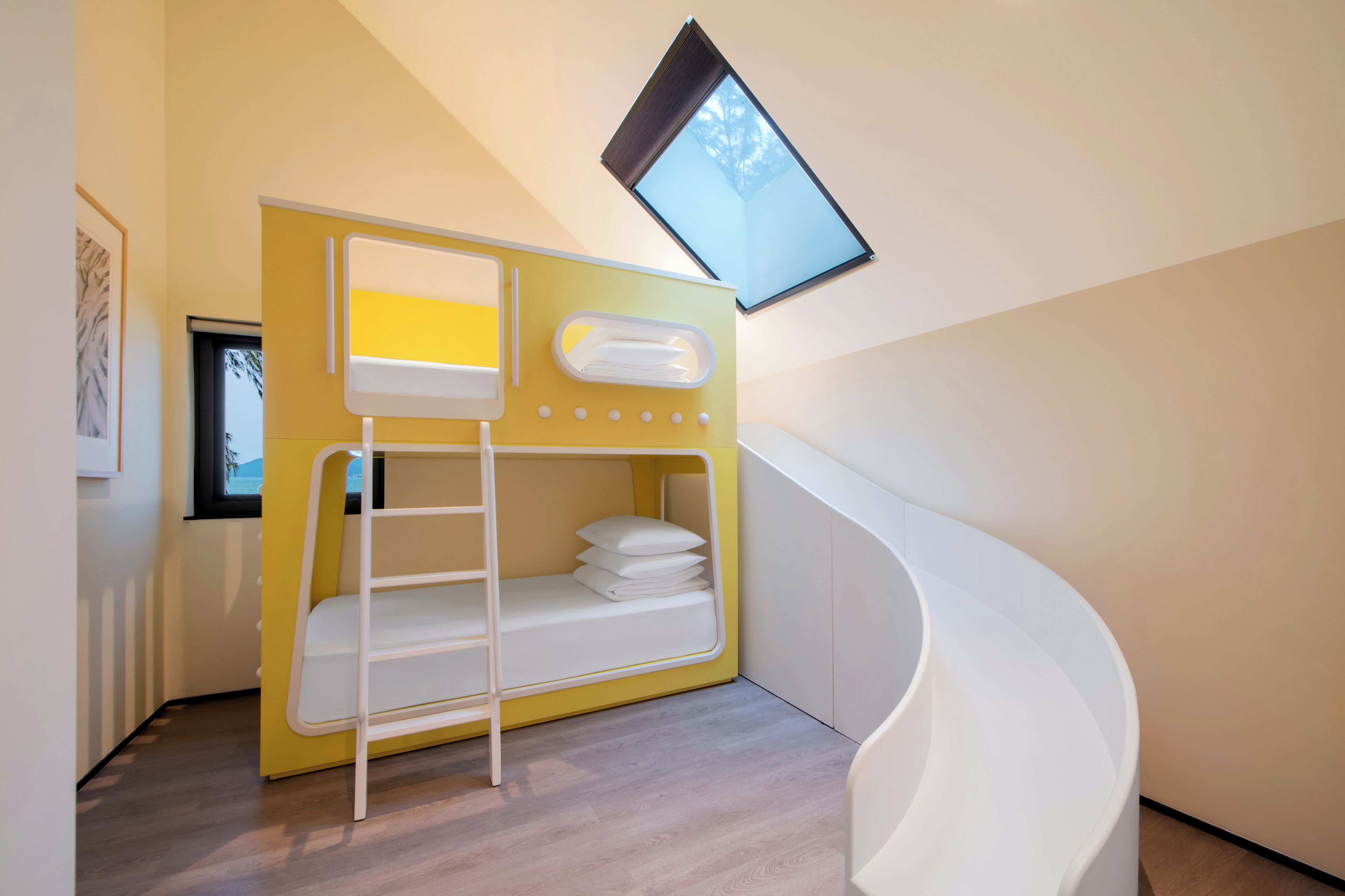 Room | Free WiFi