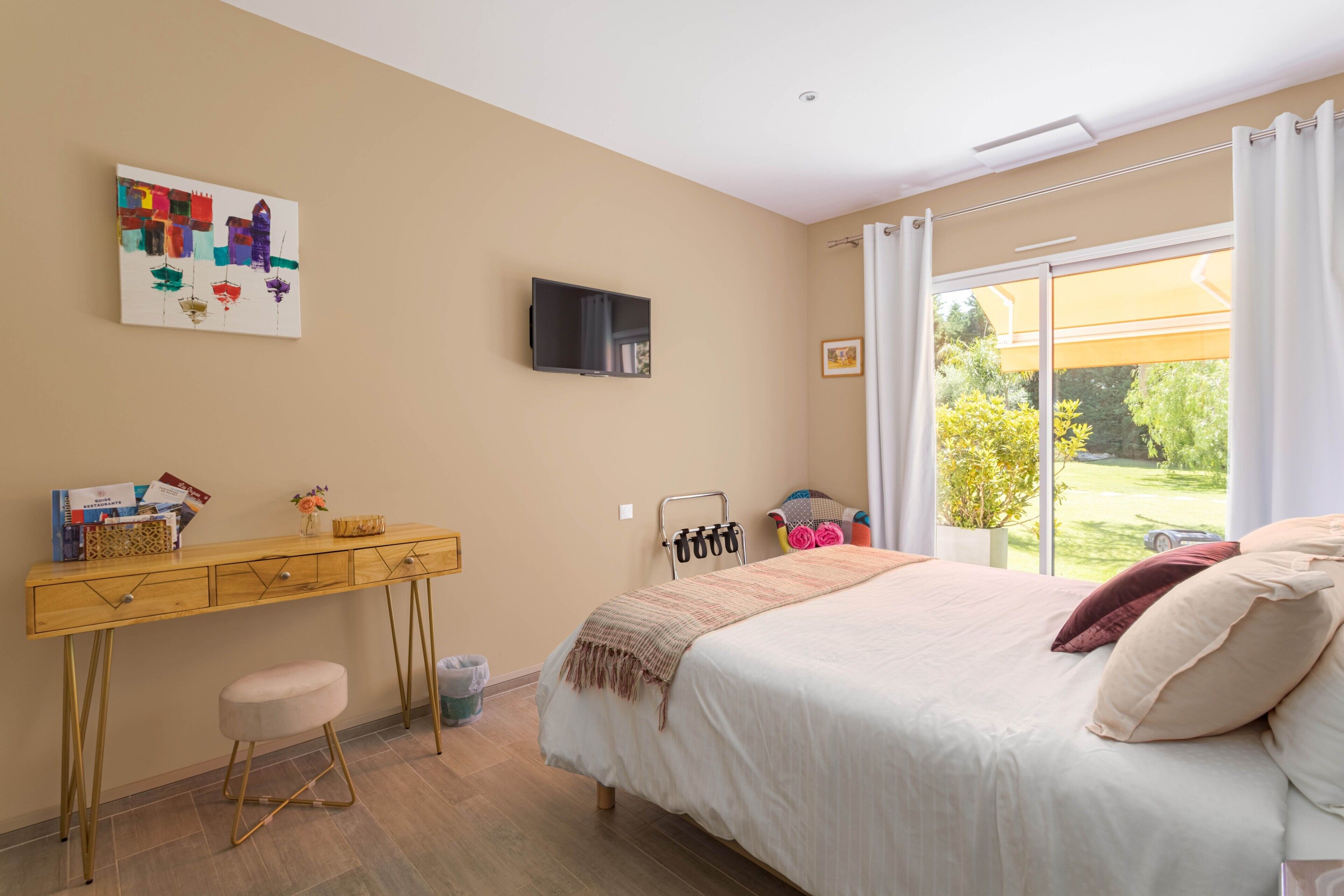 1 bedroom, WiFi, bed sheets