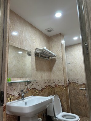 Double Room, Garden View | Bathroom | Slippers - Aparan Hotel (Aparan)