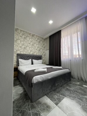 Blackout drapes, free WiFi - Aparan Hotel (Aparan)