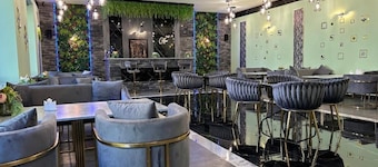 Aparan Hotel
