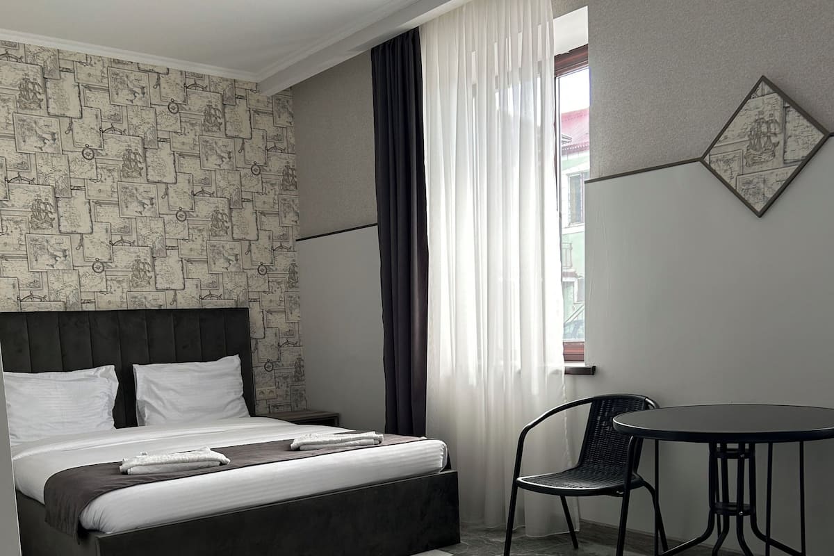 Chambre double, vue sur le jardin | Rideaux dâobscurcissement, accĂšs au Wi-Fi (inclus)
