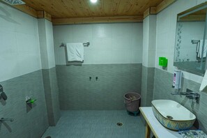 Family Suite, Mountain View | Bathroom | Shower, free toiletries, towels - Western Tragopan Cottage (Banjar)