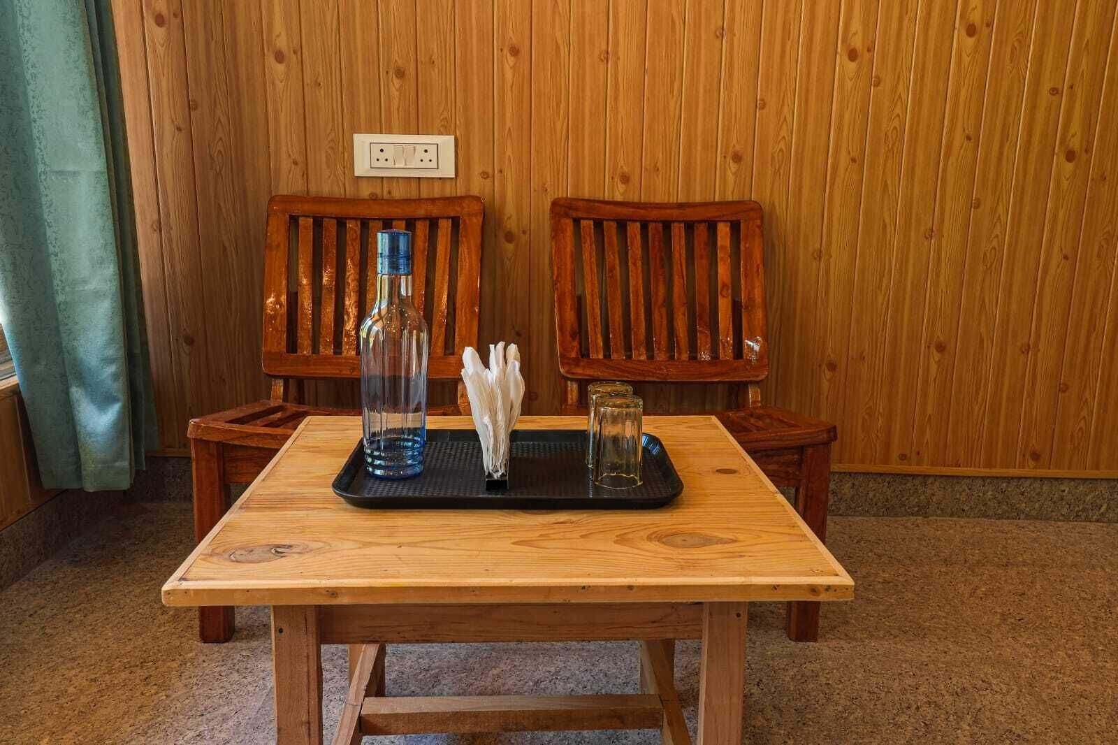 Kamar Deluks, pemandangan gunung | Interior