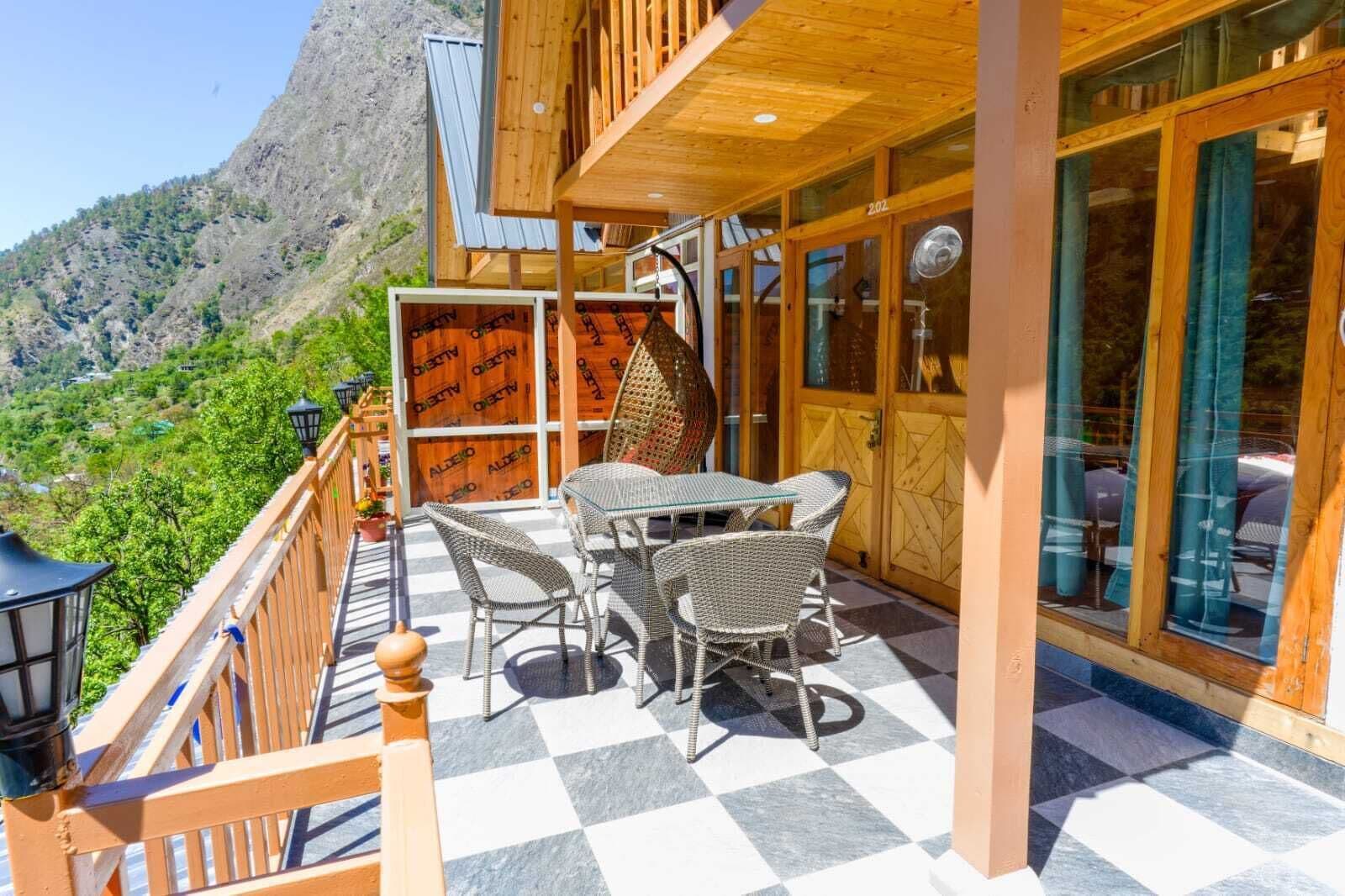 Suite Luxury, vista montagna | Ristorazione all'aperto