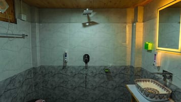 Luxury-Suite, Bergblick | Badezimmer