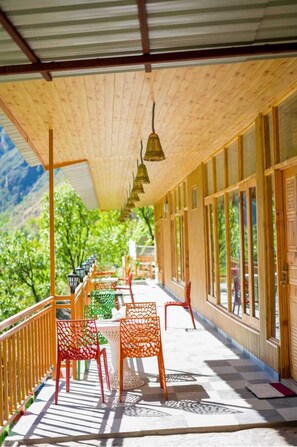 Deluxe Room, Mountain View | Terrace/patio - Western Tragopan Cottage (Pekhri)