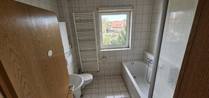 Bathroom - Apartment Fewo 5 Weizengrund (Magdeburg)