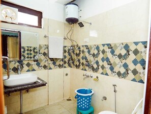 Bathroom - Hidden Heaven Jharwar Rd (D.P.F. Barot)