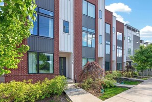 Exterior - Nashville Rooftop Retreat | Your Music City Escape Awaits (Nashville)