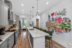Private kitchen - Nashville Rooftop Retreat | Your Music City Escape Awaits (Nashville)