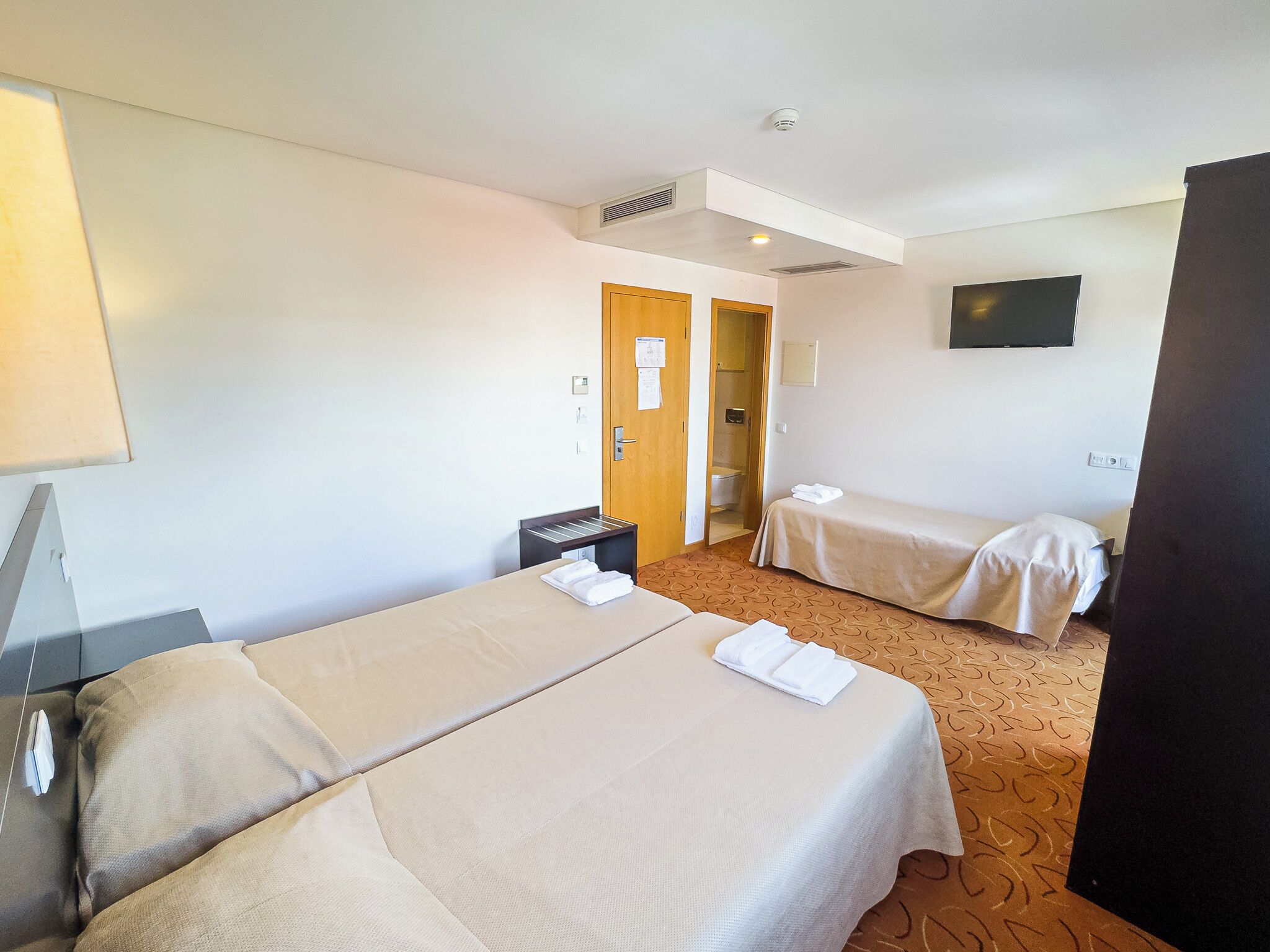 Kamar Triple Basic | Wi-Fi gratis