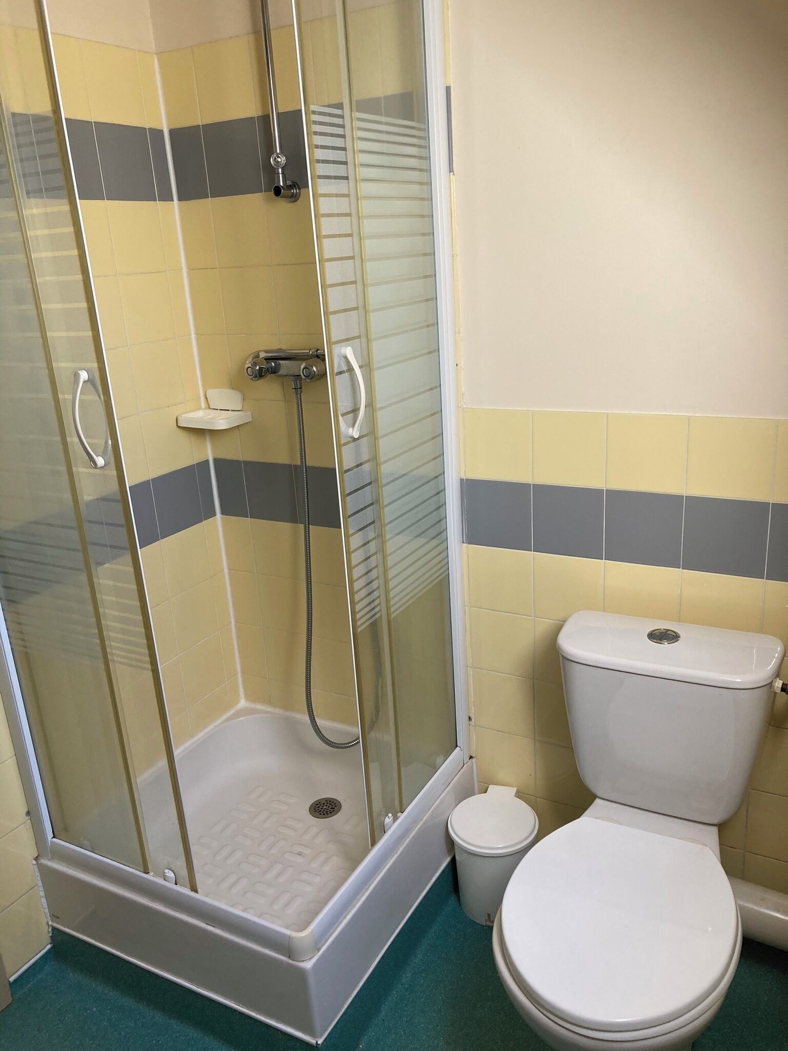 Shower, toilet paper