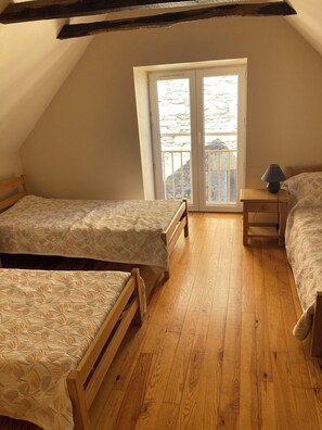 Room - Vrbo Property (Castelnau-de-Mandailles)