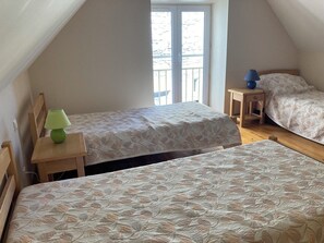 1 Schlafzimmer, Bügeleisen/Bügelbrett