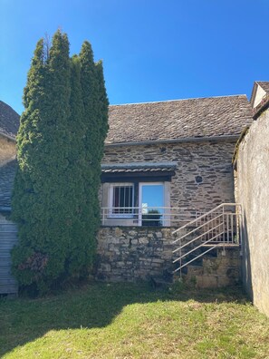 Exterior - Vrbo Property (Castelnau-de-Mandailles)