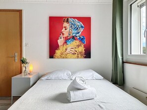 3 bedrooms, travel cot, free WiFi - Stunning private villa for 6 people with TV and terrace (Bouveret)