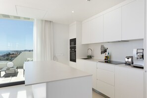 House | 3 bedrooms - Luxury 3-bedroom Skyline Apartment in Higueron (Fuengirola)