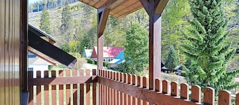 Stunning private villa for 15 guests with WIFI, private pool, TV, terrace and pets allowed