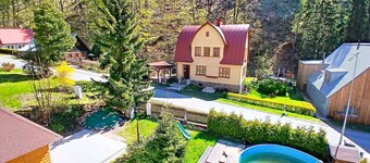 Stunning private villa for 15 people with WIFI, private pool, TV, terrace and pets allowed