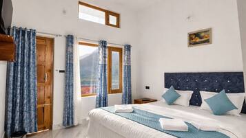 Deluxe Double Room, Balcony, Mountain View